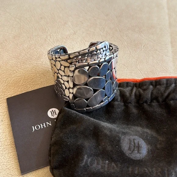 JOHN HARDY Kali Collection Sterling Silver Overlap Wide Cuff Bracelet - Picture 2 of 10